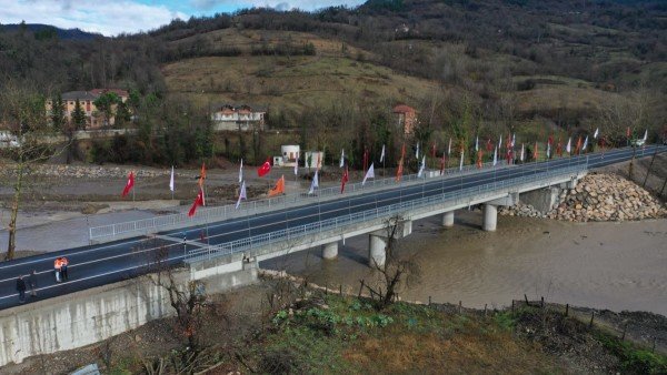 ULAŞTIRMA BAKANI KARAİSMAİLOĞLU: 69 GÜNDE KUMLUCA-2 KÖPRÜSÜNÜ 2 KAT UZUNLUKTA YAPTIK